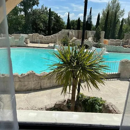 아파트호텔 Gites Piscine Spa (Adults Only) 3*