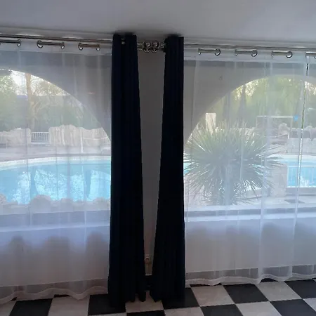 Piscine (adults Only) 3*